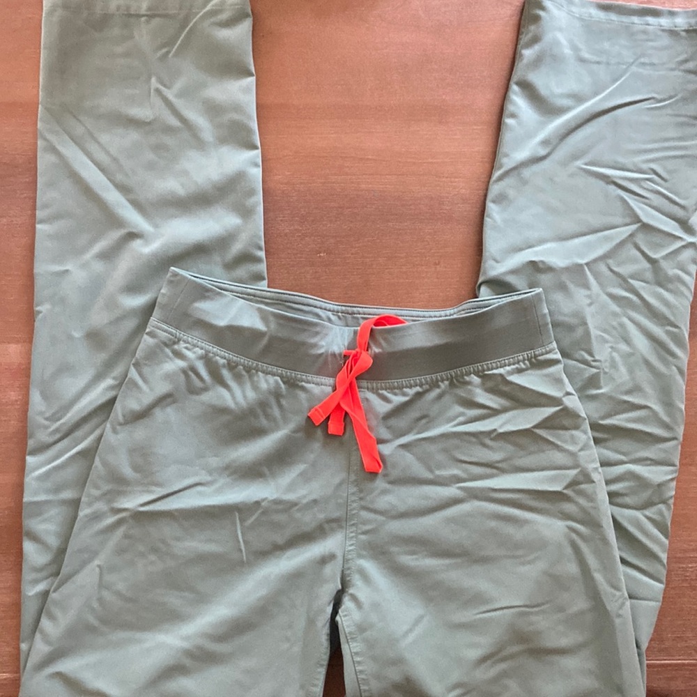 Xs green figs scrub pants